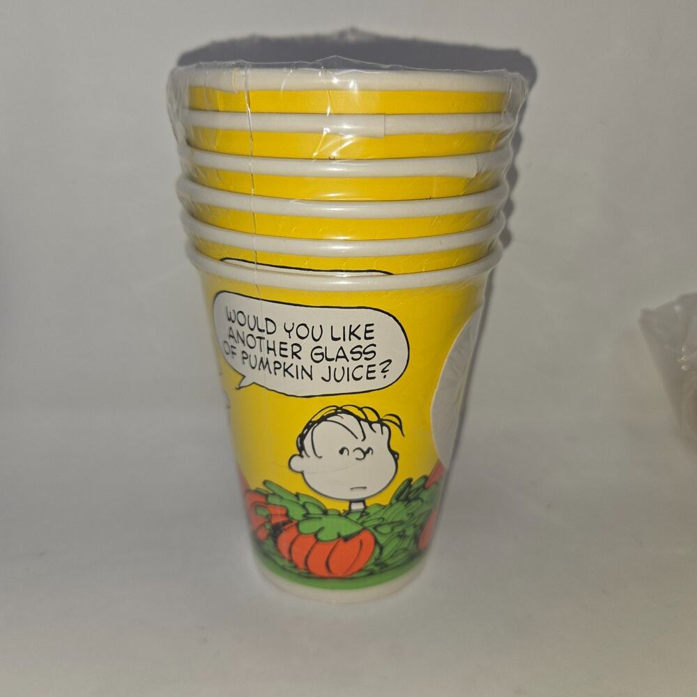 Peanuts Vintage Hallmark Halloween 6 Party Cups 9 fl oz Yellow Linus Lucy Patty